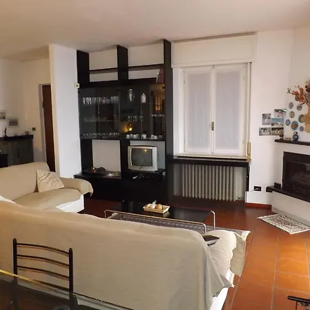 Exclusive Apt Lake View * ורנה