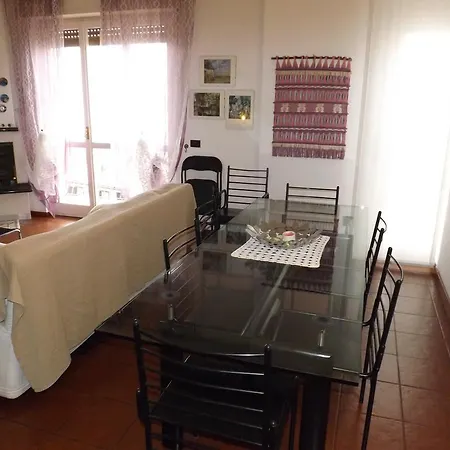 Exclusive Apt Lake View ורנה